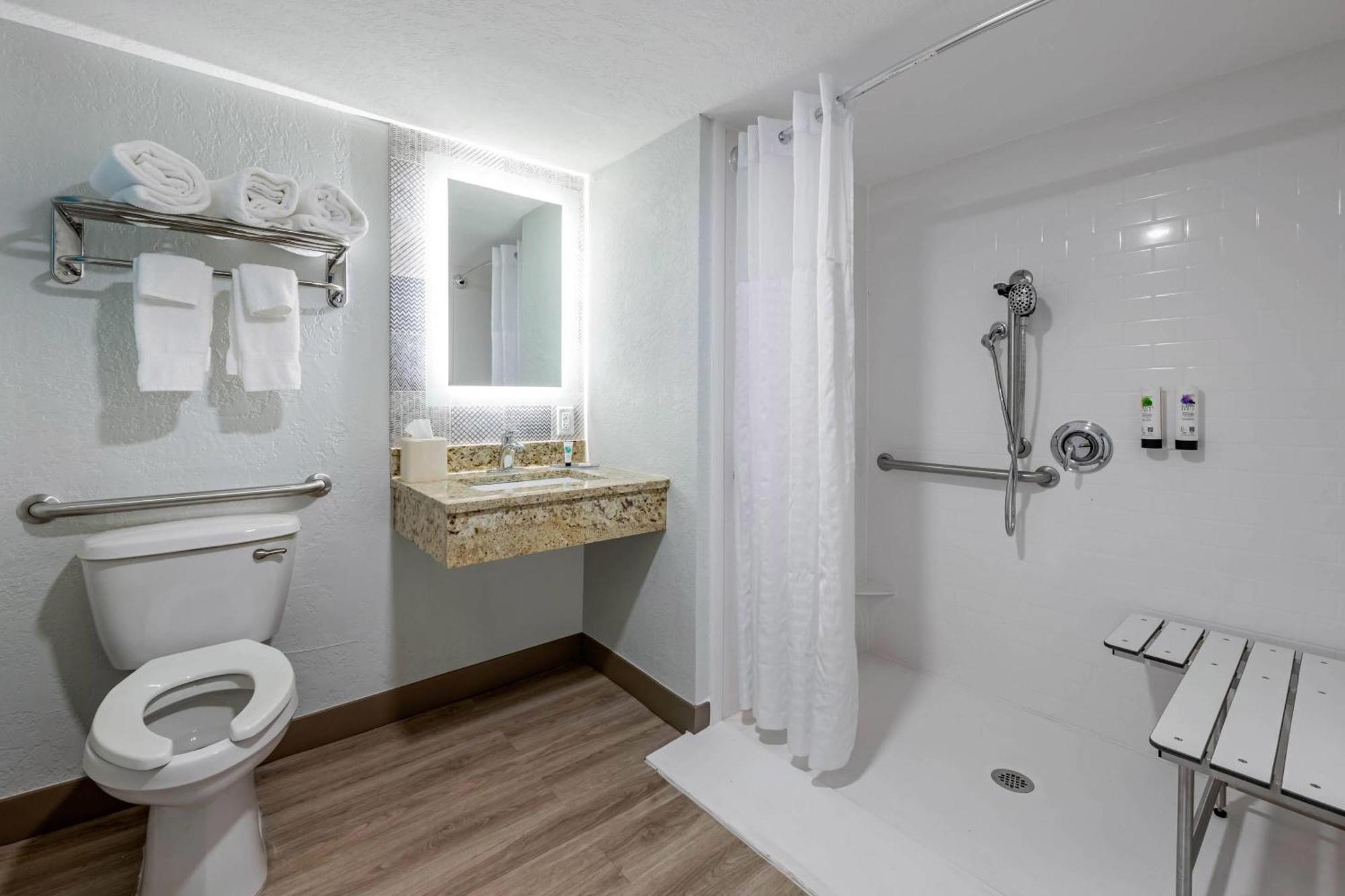 Hotel Dolphin Sands Clearwater Beach, Ascend Collection 3*