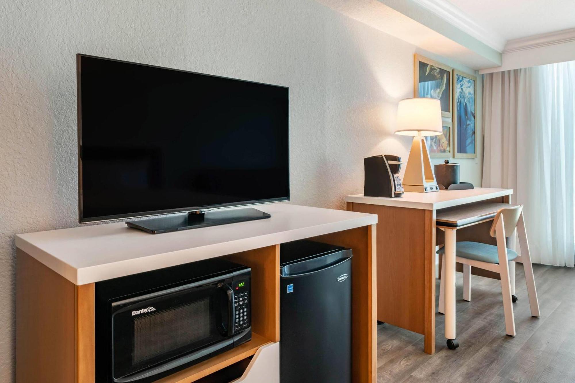 Dolphin Sands Clearwater Beach, Ascend Collection 3*